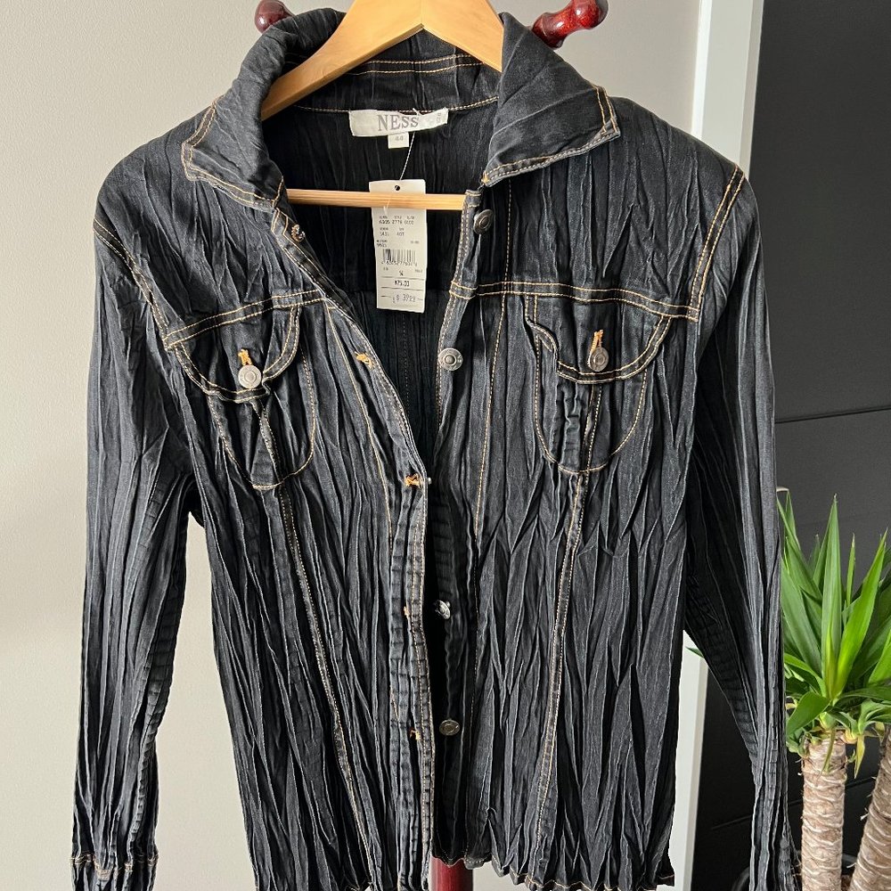 Ness Black denim-look wrinkle-pleated jacket - Size L.  NWT